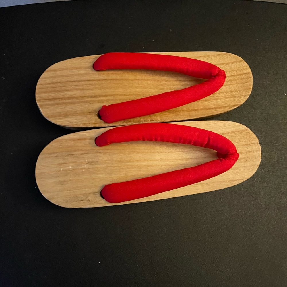 Traditional Style Wooden Sandals